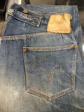 Tokyo shopping. 3.500.000 yen, Levis dated early 1900´s.